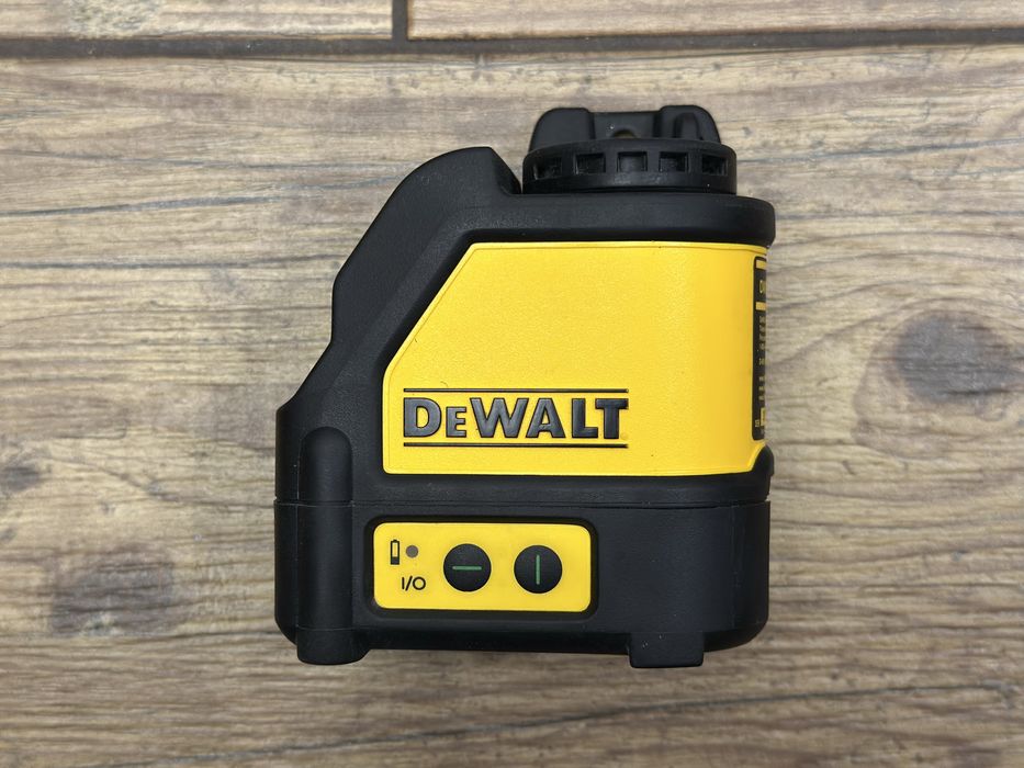 Zielony laser krzyżowy akumulatorowy DeWalt DW088CG | walizka