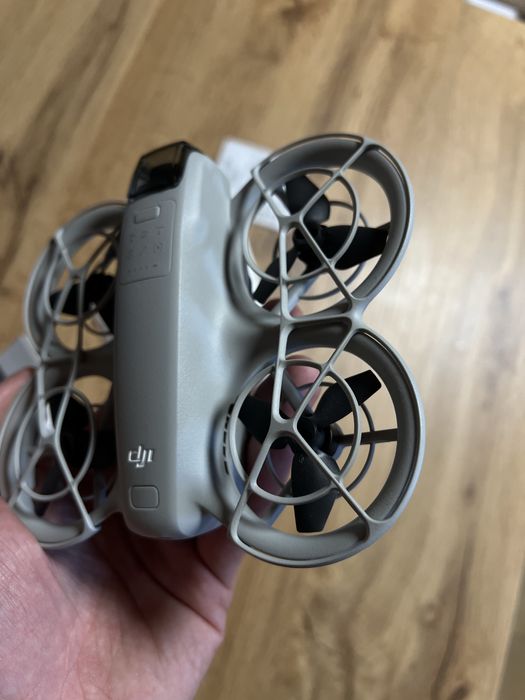 Drona DJI Neo Fly