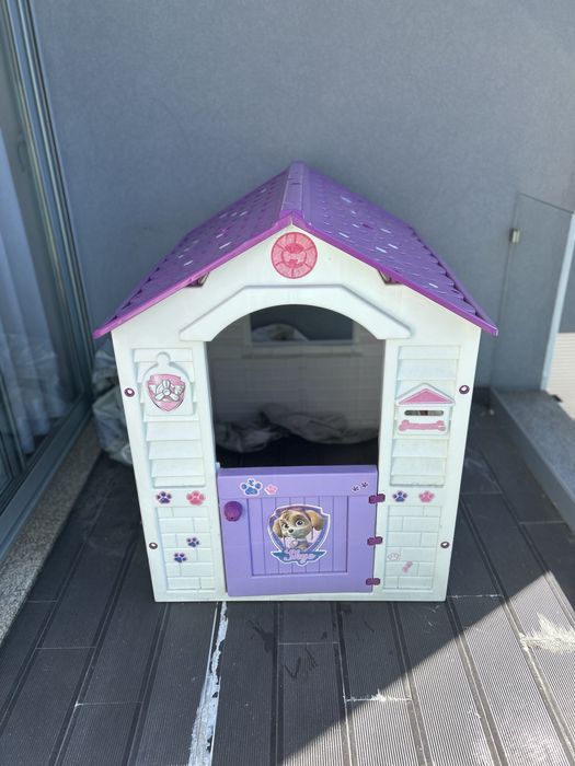 Casa de exterior rosa patrulha pata