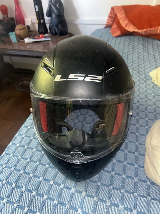 Capacete LS2 usado, em otimo estado de conservacao, retirar na marinha