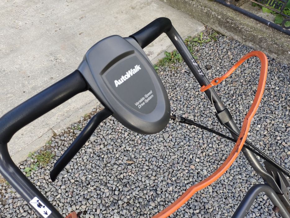 Бензинова самохідна газонокосарка Husqvarna 46cm  Briggs Stratton