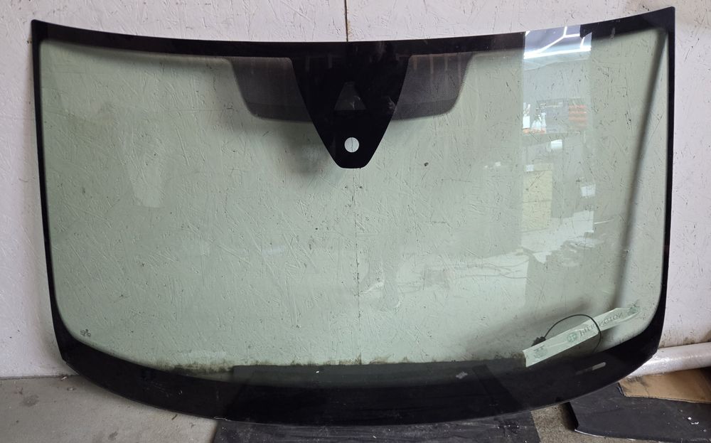 Szyba czołowa przednia przód VW Tiguan  kam ir fotochrom  grzanie