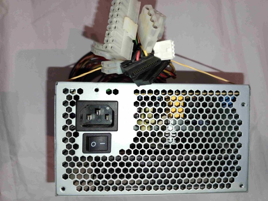 Блок питания FSP Group ATX-300PNR, 300 Вт