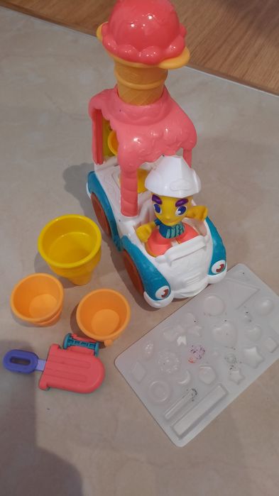 Zestaw Play doh sprzedawca lodów ciastolina