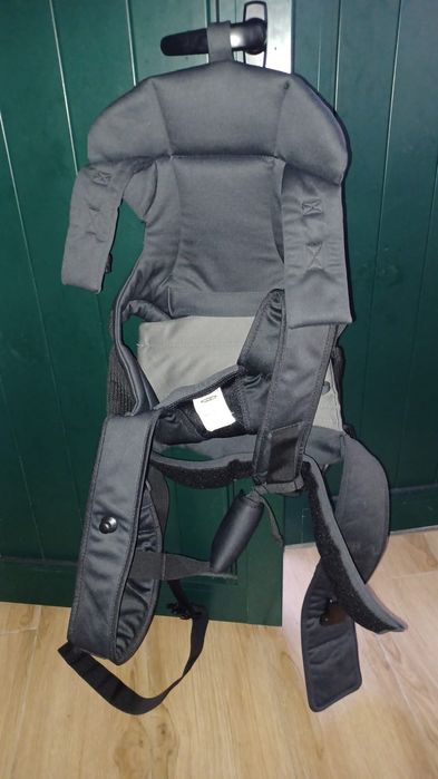 Marsúpio  Jane 

- Alças ajustáveis.

Fechos de segurança.

Design ergonómico.

- 0-15 kg