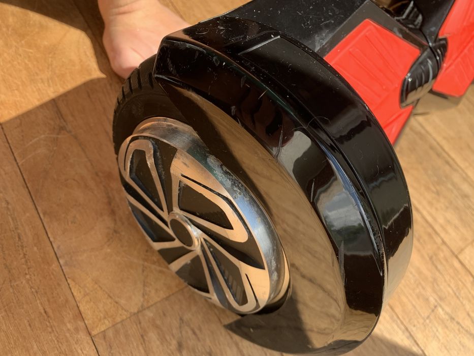 Elektryczna deskorolka SKYMASTER 2 Wheels 8 BT Speaker czarno-czerwony