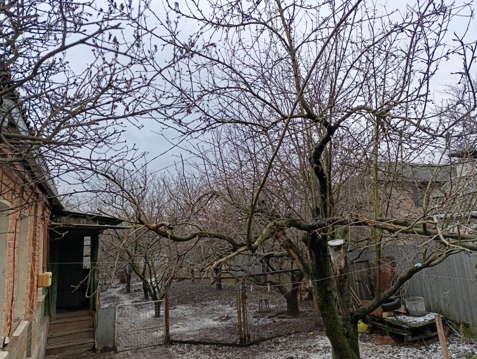 Продам дом на Салтовском Шоссе красная линия