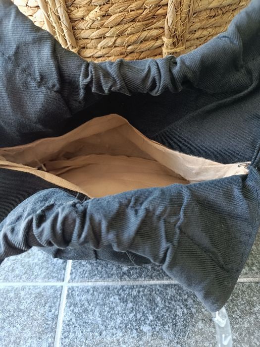 Bolsa preta com alça transparente