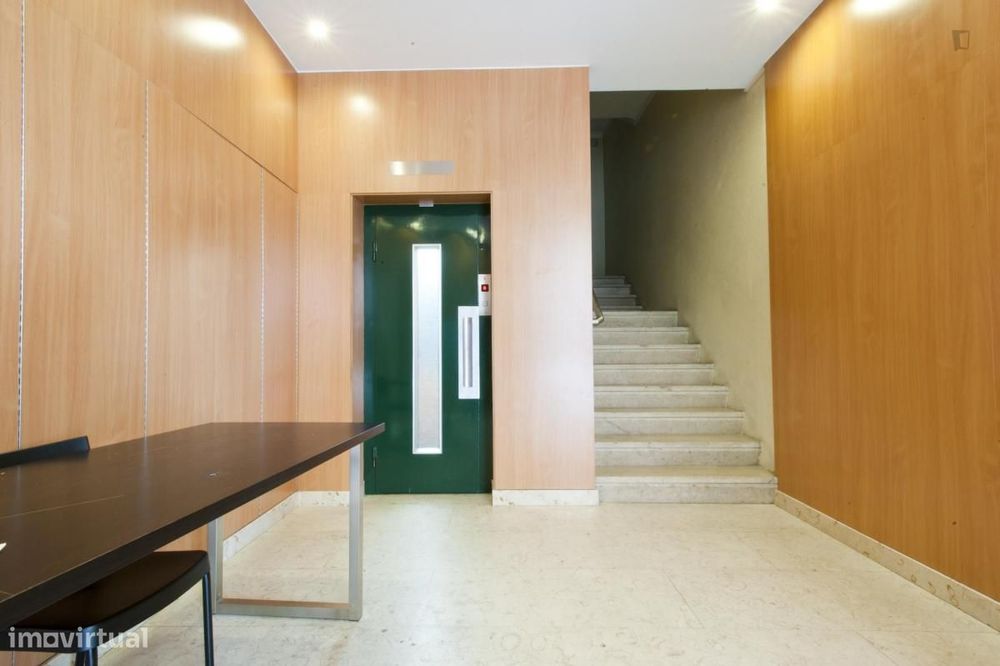 Quarto - localizado em Olaias Lisbon