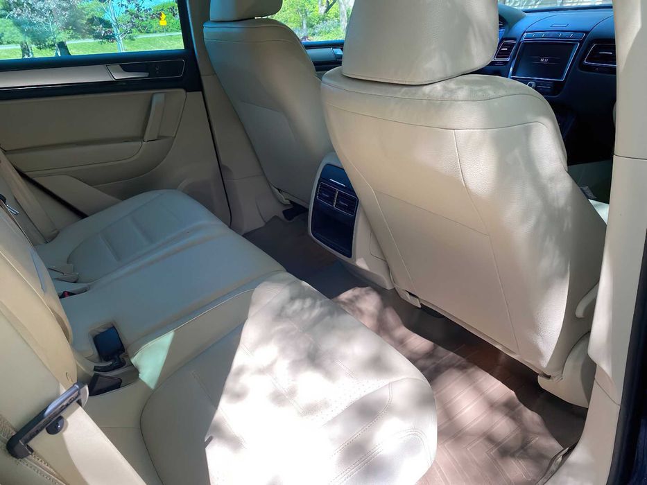 Volkswagen Touareg TDI Lux      2015