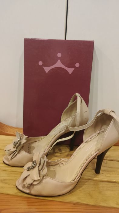 Прорам кожаные босоножки