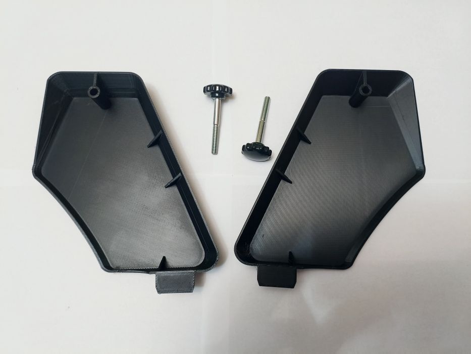 Schowki boczki narzędziówki zabytek komar romet 2szt + 2 śruby