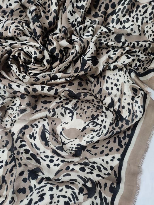 Подарок платок палантин шарф Marc Cain Sports