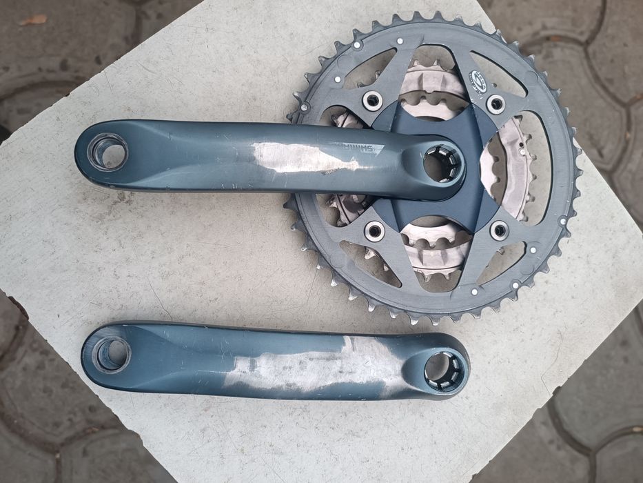 Комплект алюминиевых шатунов Hollowtech Shimano FC-M571 с кареткой