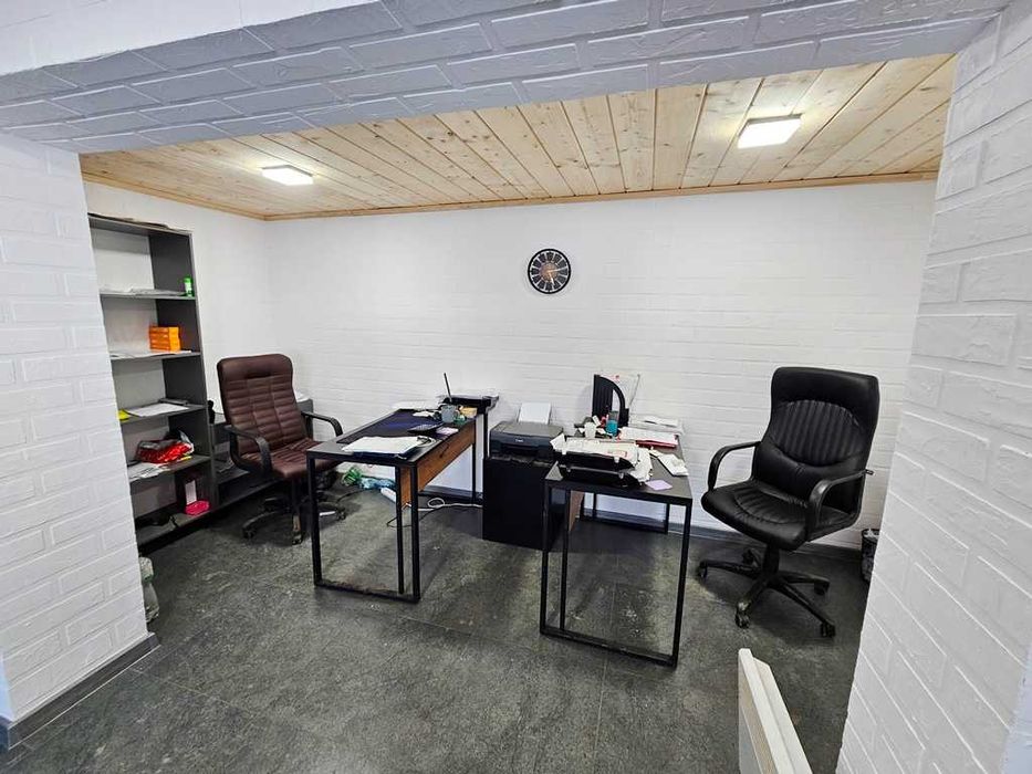 Продається виробничо-складське приміщення в промисловій частині мСтрий