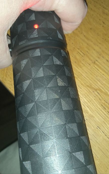 Paletka elektryczna na owady, muchy, łapka, packa