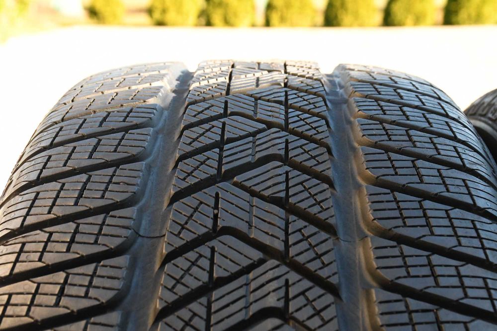 4x Opony Zimowe Pirelli 255/45R20 Scorpion 7.5mm 2022r