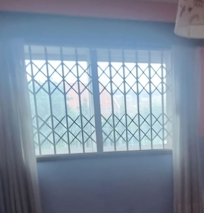 Diversas grades de segurança