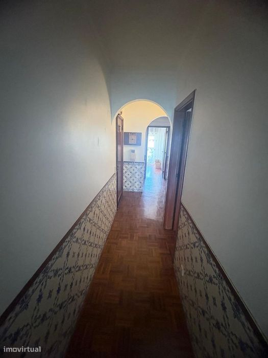 T2 à venda na Rinchoa com 2 varandas e 2 WC