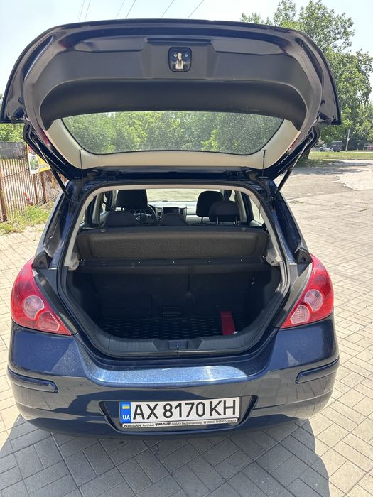 Nissan Tida 2010 Автомат