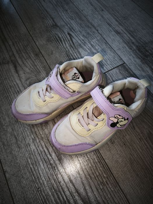 Кросівки для дівчинки 26р