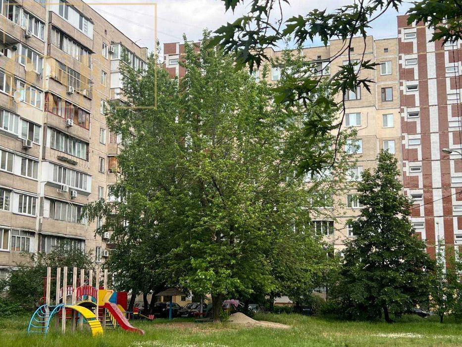 Продаж 4к квартири 95,5 кв.м Троєщина, ТРЦ РайON, Зручна локація, Є газ!!!