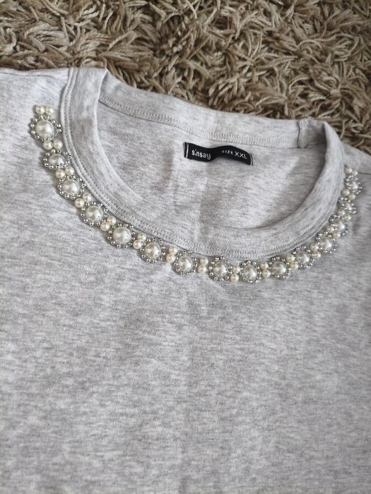 T-shirt zdobiony
