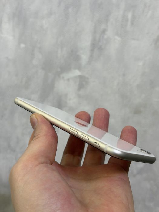 iPhone SE 3-го покоління, продаж на запчастини.