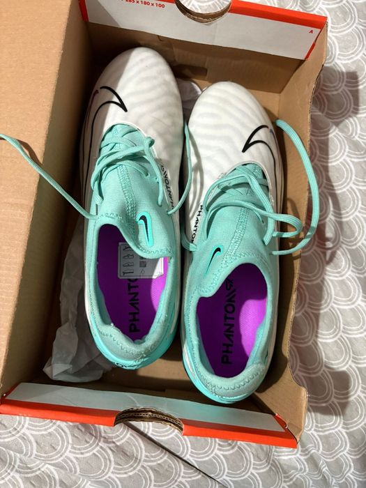 Chuteiras Nike originais como novas