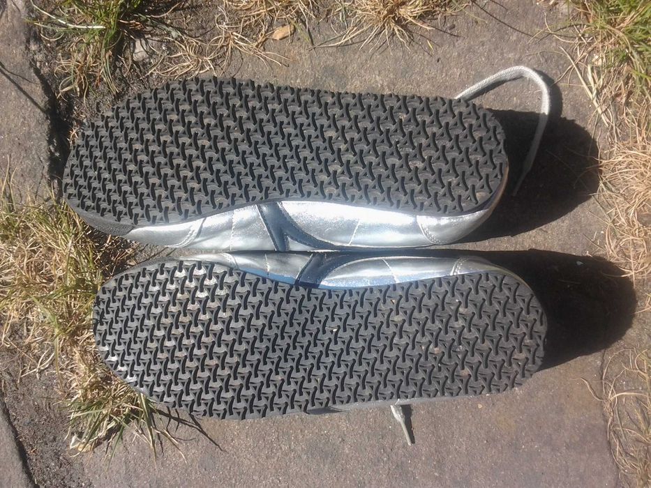 Buty sportowe firmy Diverse srebrne