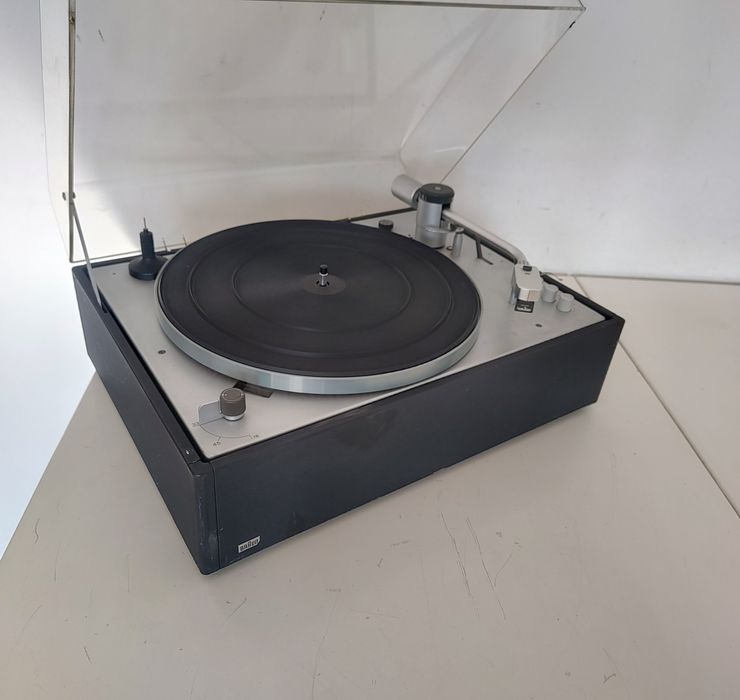 Braun PS-600 , konstrukcja Dieter Rama . Gramofon 220v