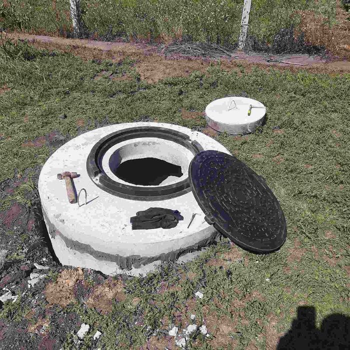 Буріння скважин. Скважина з водою. Буріння свердловин. Пишіть