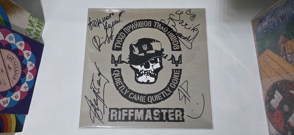 Бумбокс пострет Riffmaster Роллікс vinyl автографи