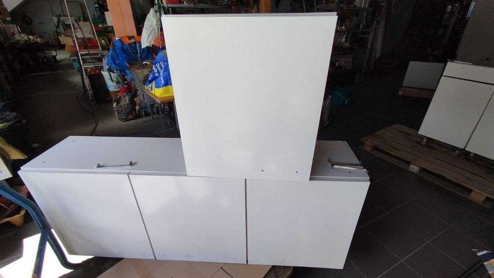 Móveis Bosch usados para cozinha/laboratório em bom estado