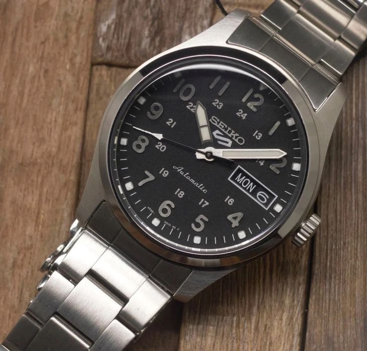 Seiko 5 Sports SRPJ81K1 (36,5 mm)