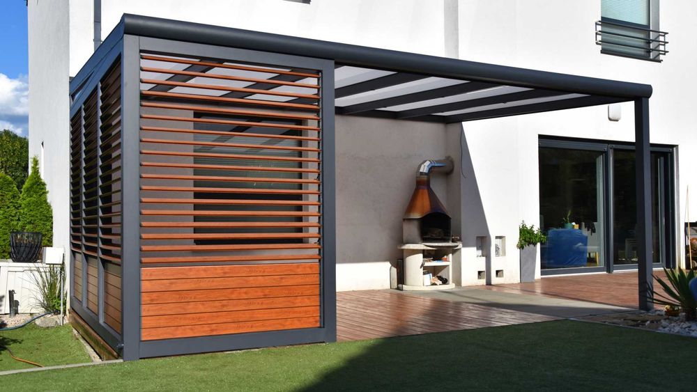 Zadaszenie tarasu ze szkła i aluminium