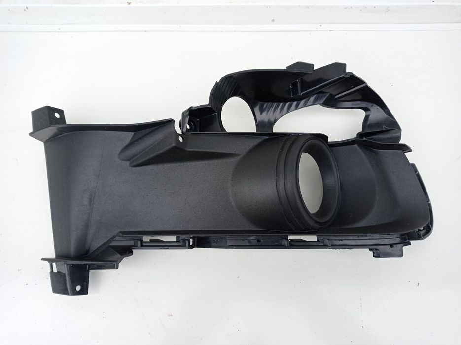 Mustang VI 14-17 - kratka zderzaka halogenu prawa OE FR3B-17B968-ACW