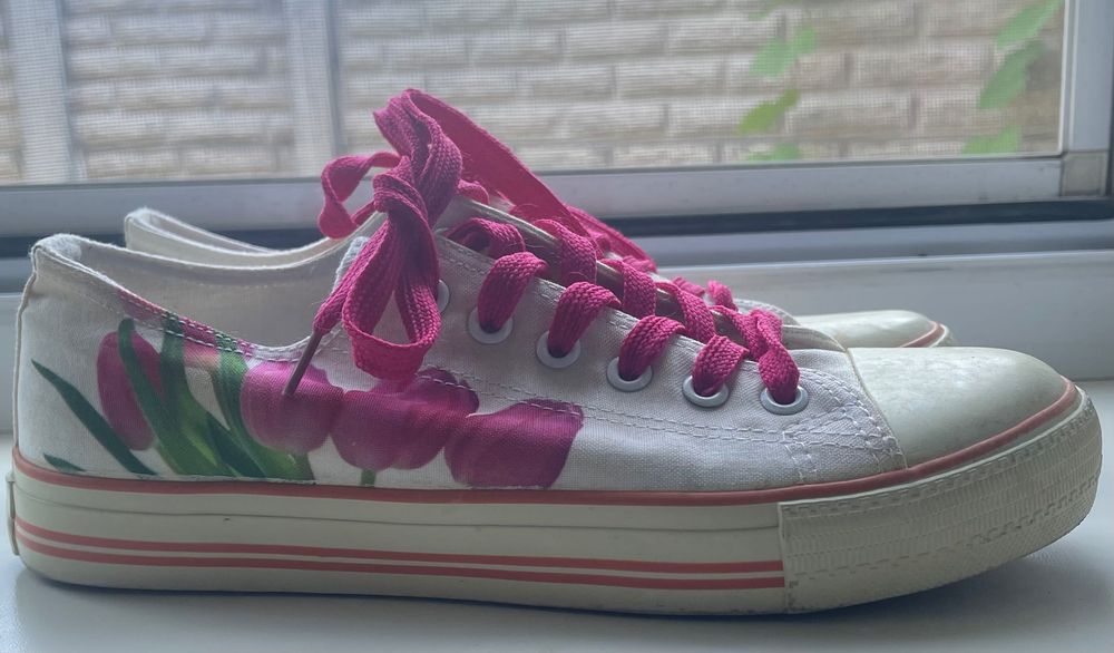 Продаю женские кеды, размер 37 , по стельке 24.5 см