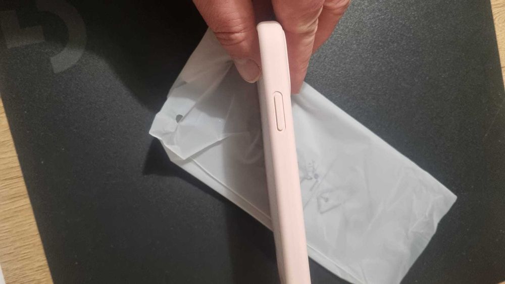 Etui. plecki iPhone 11