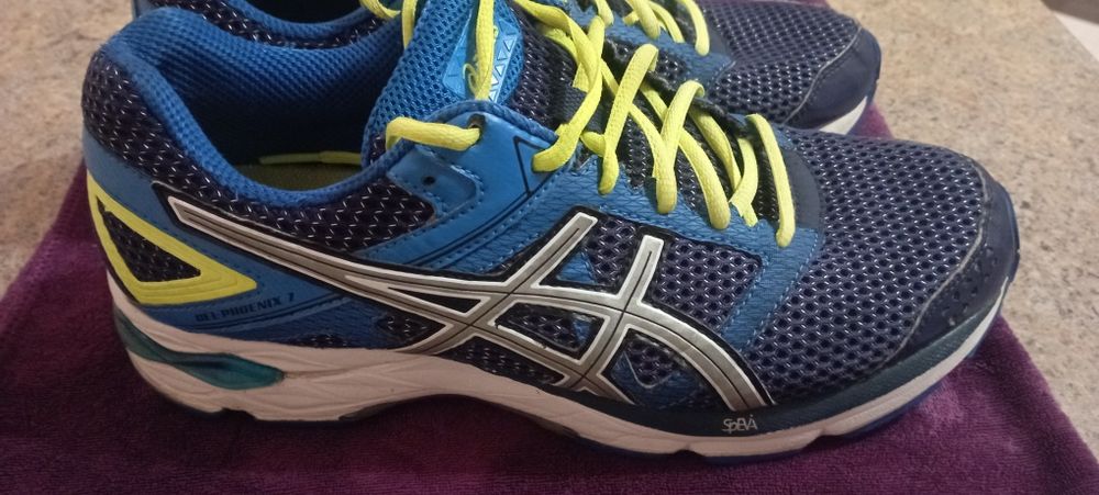 Продам кросівки ASICS F910315 40 розмір