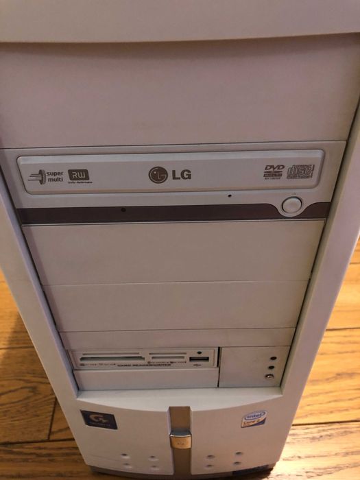 Intel Core 2 Duo, Gigabyte, AMD, Geil, Chieftec, LG, prawie RETRO