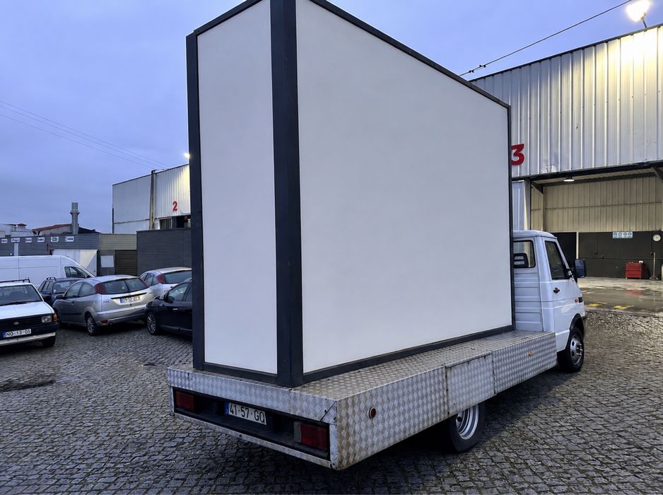 IVECO Camião de Publicidade a Trabalhar e andar.
