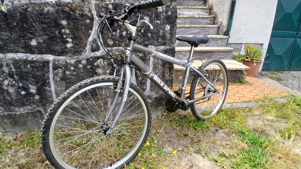 Bicicleta de criança para desocupar