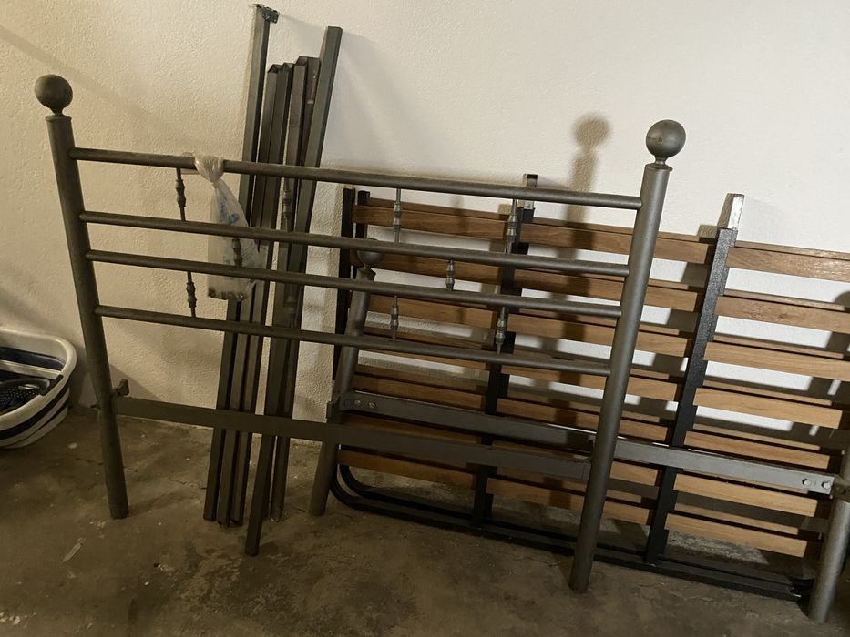 DOU - cama de casal (140x200) + estrado