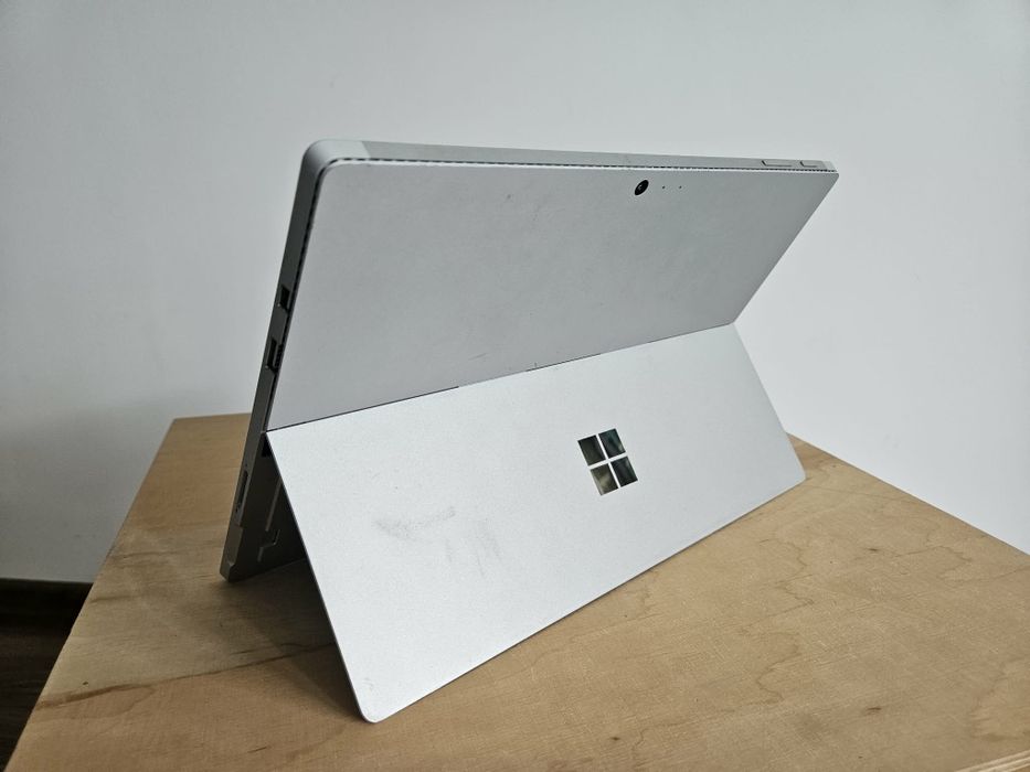 Microsoft Surface PRO 4 i7, 16Gb, 256Gb laptop / tablet sprawny z wadą dotyku