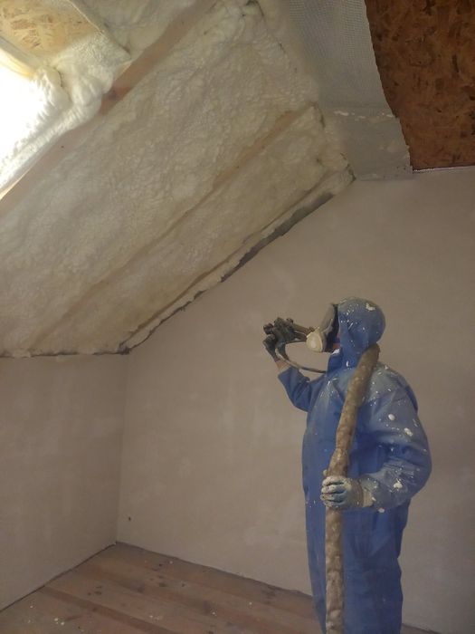 Утеплення пінополіуретаном, піною, мансард, Сколе