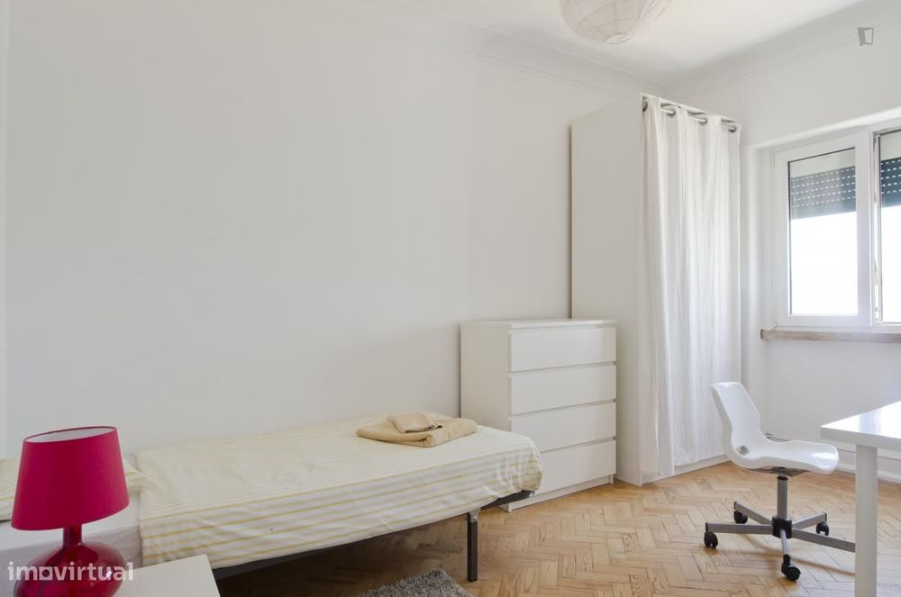 Quarto - localizado em Alvalade Lisbon