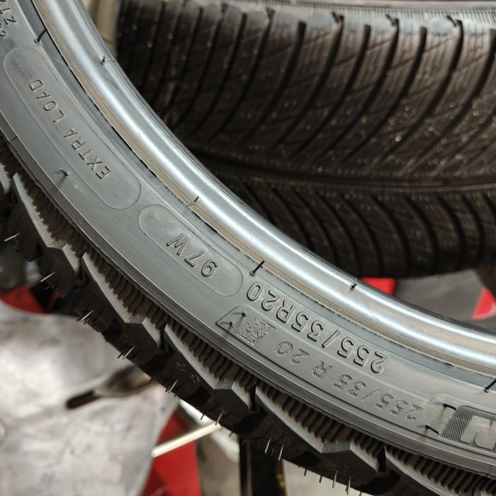 255/35/20 XL Michelin Pilot Alpin 5