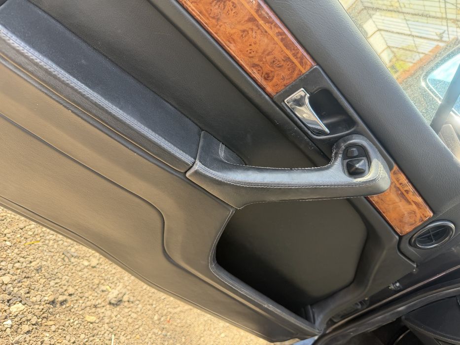 Skorzane idealne boczki czarne BMW E32 RARYTAS SKÓRA