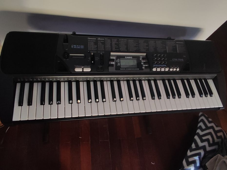 Teclado Casio CTK-700